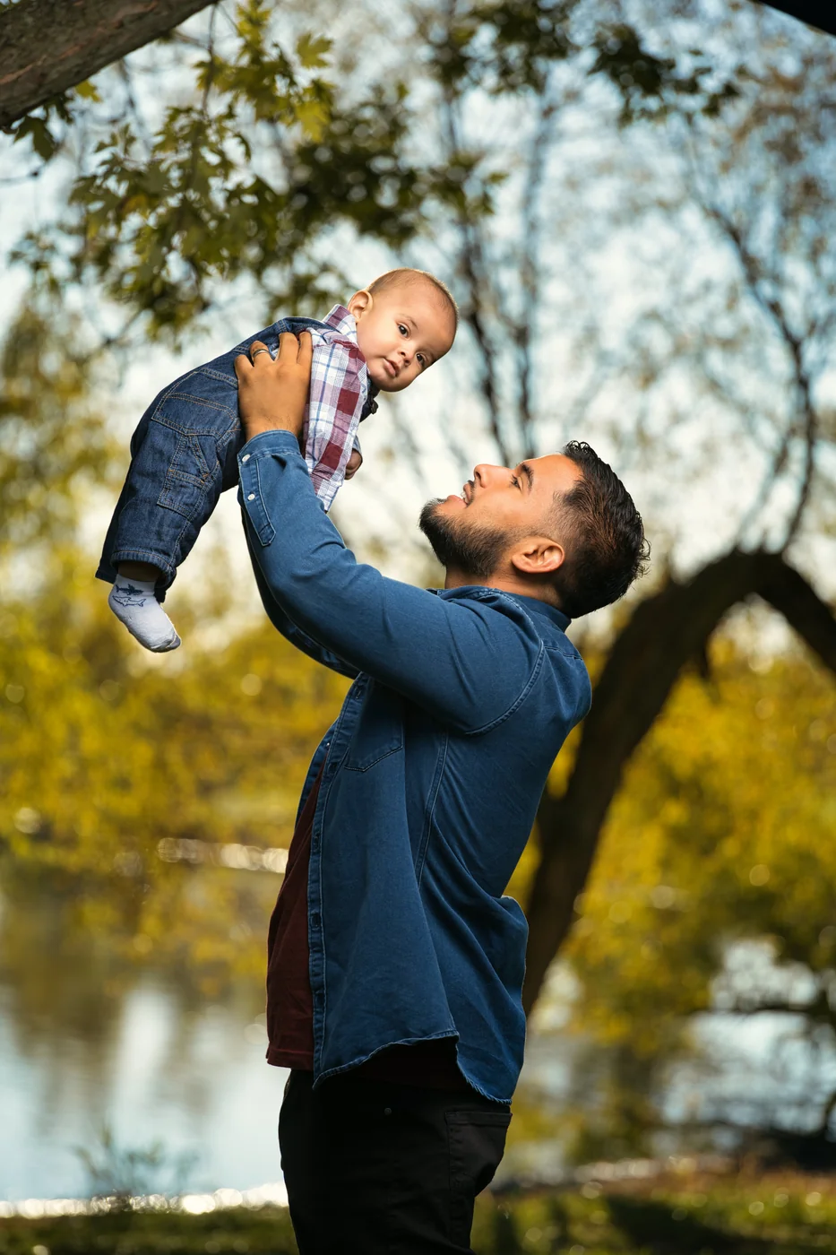 The Garcia family session by the water