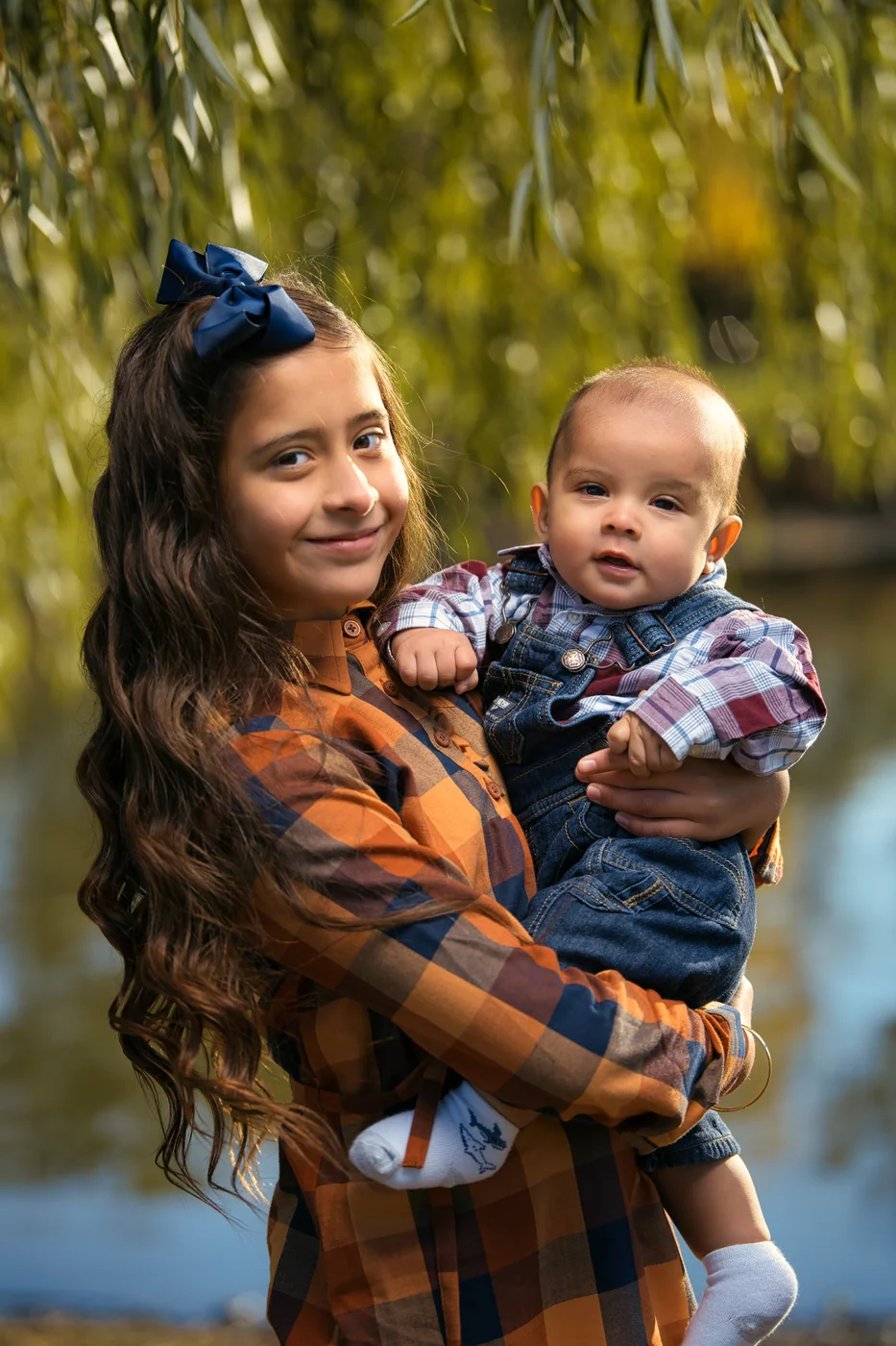 The Garcia family session by the water