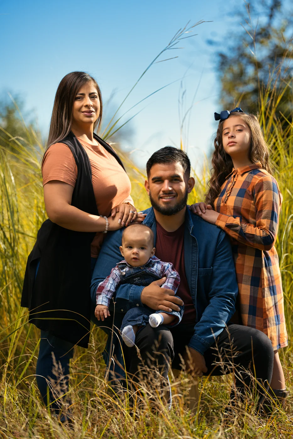 The Garcia family session by the water